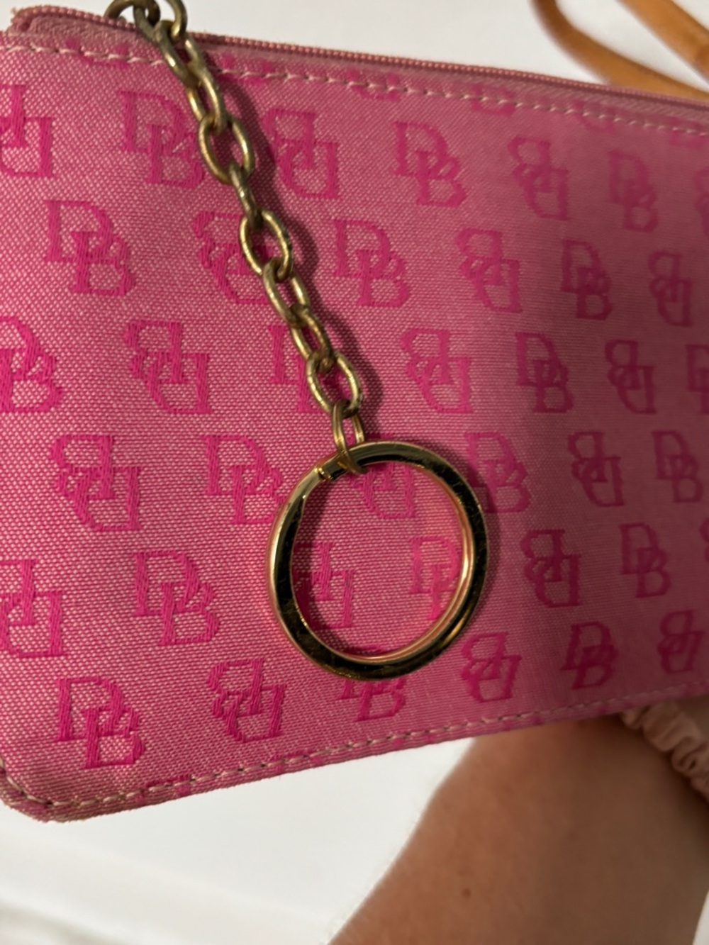 Dooney & Bourke Pink DB Logo Wristlet Wallet Fits iPhone Zip Pouch Tan Trim - Picture 5 of 8
